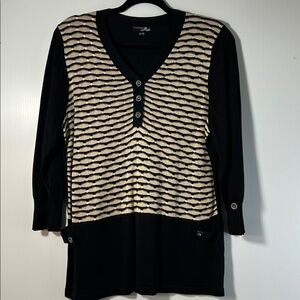 Elegant V-Neck Sweater by Les Collections Mat in Black and Cream